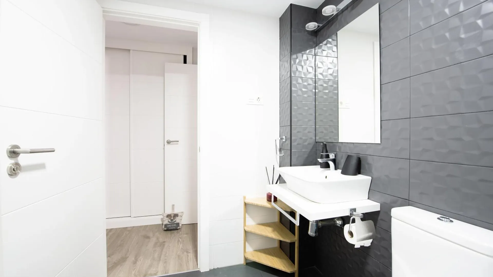 Appartement Suite Home Los Alamos Sol, Playa Y Golf , Parking&Wifi Torremolinos